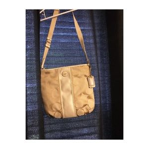 ‼️ COACH Signature Handbag